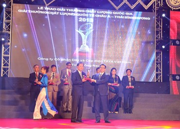 Công ty Ta Ya Việt Nam đạt được giải vàng chất lượng quốc gia 2013